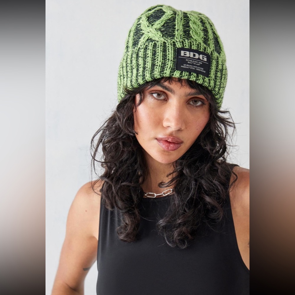 UO BDG Cable Knit Beanie NWT